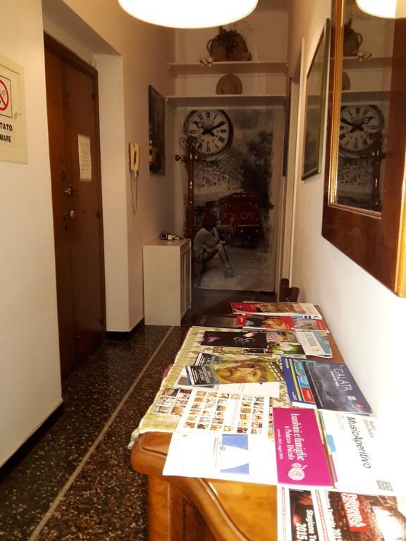 Alexandra Apartment Near Metro Genova Rom bilde